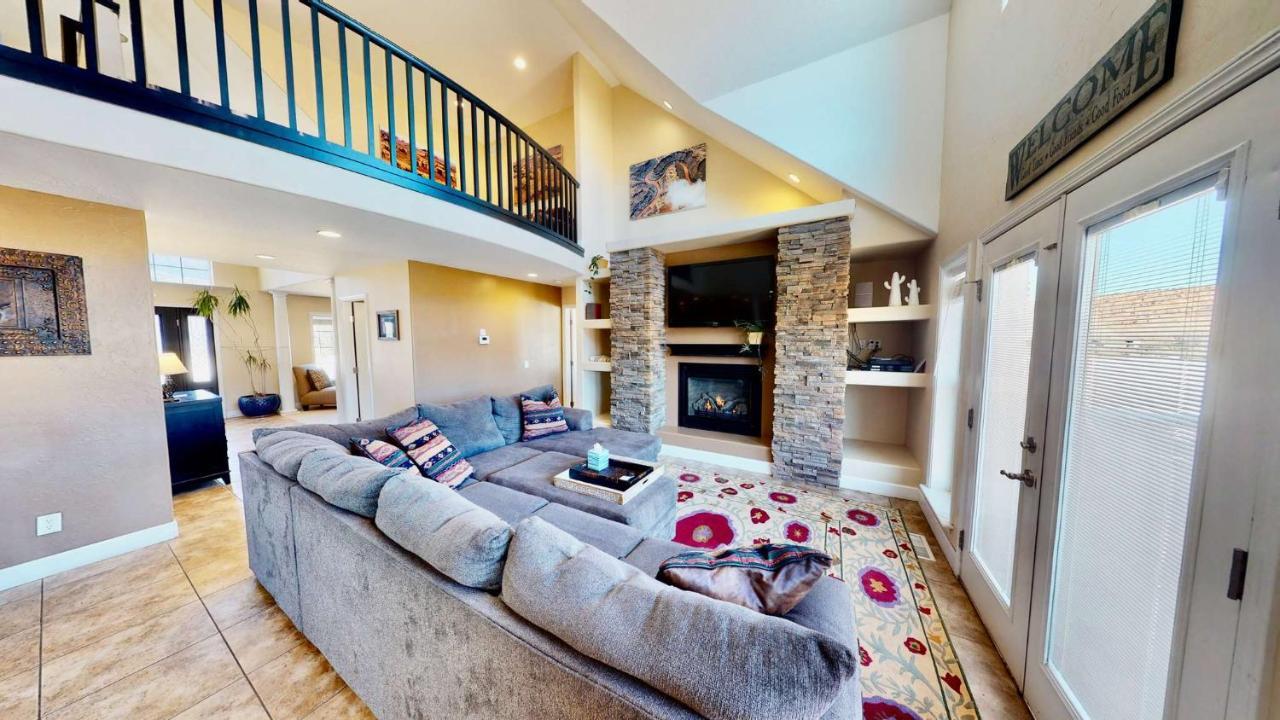 Desert Home, 4 Bedroom Private House, Sleeps 10, Pet Friendly Holiday home Moab