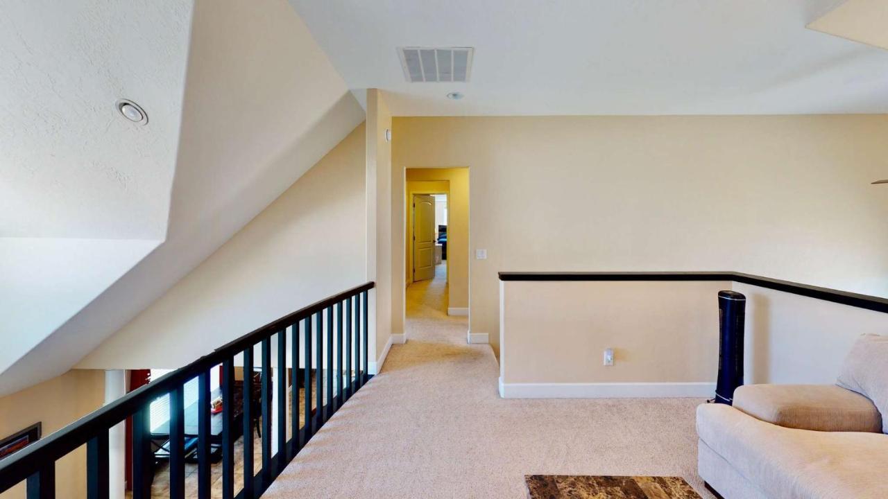 Desert Home, 4 Bedroom Private House, Sleeps 10, Pet Friendly * Moab
