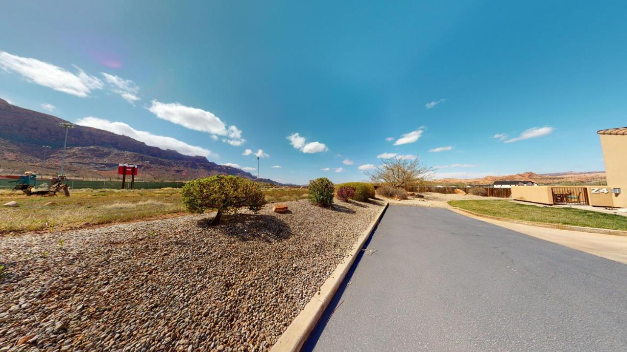Edge Of Rim Village #z4 *