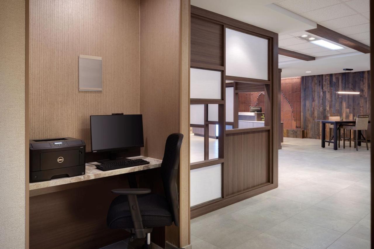 Hotel Fairfield & By Marriott