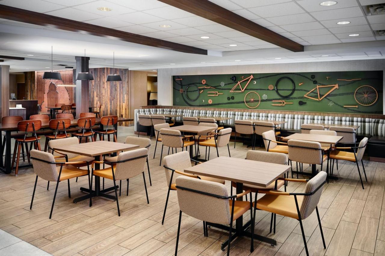 Hotel Fairfield & By Marriott 3*