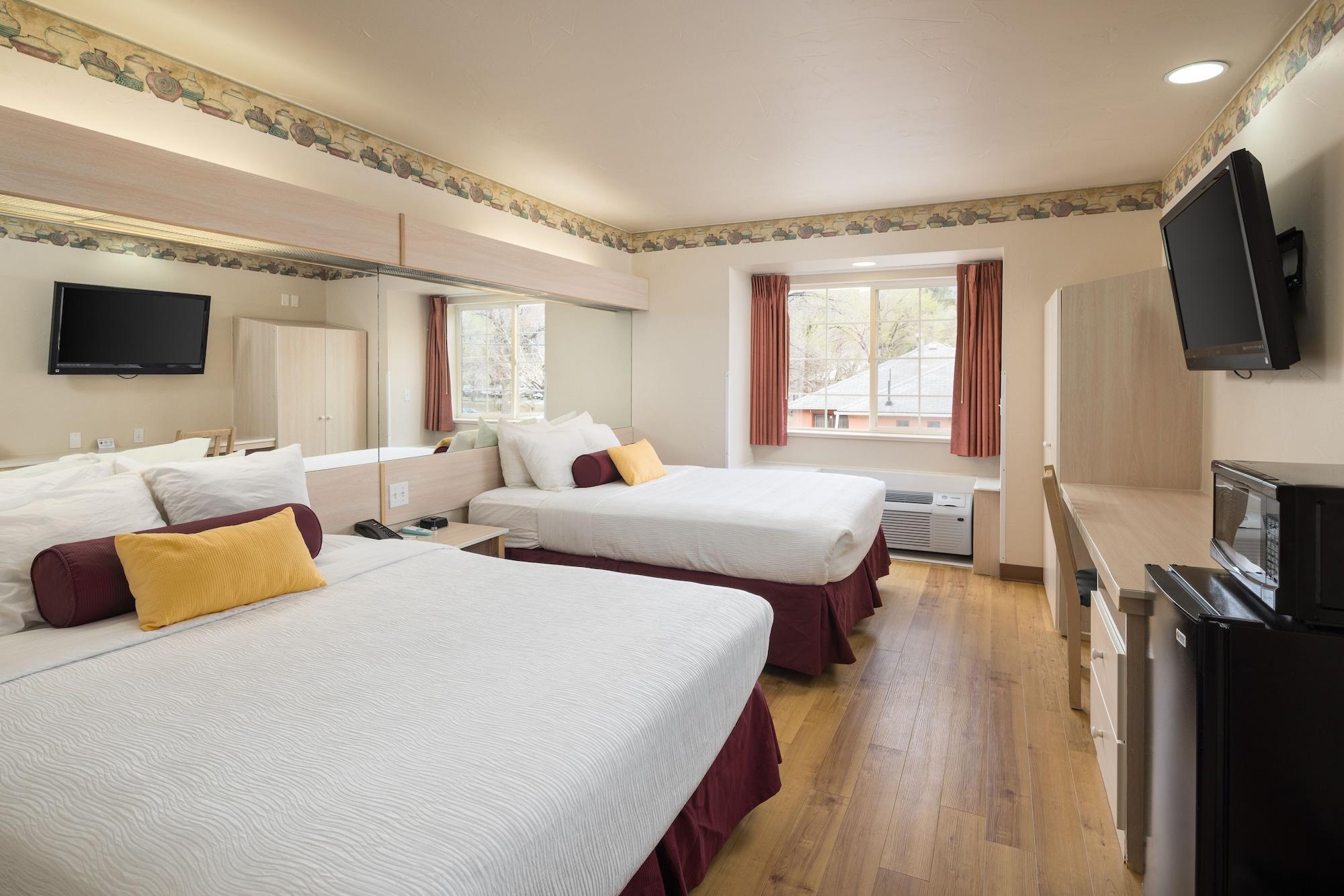 River Canyon Motel 3*