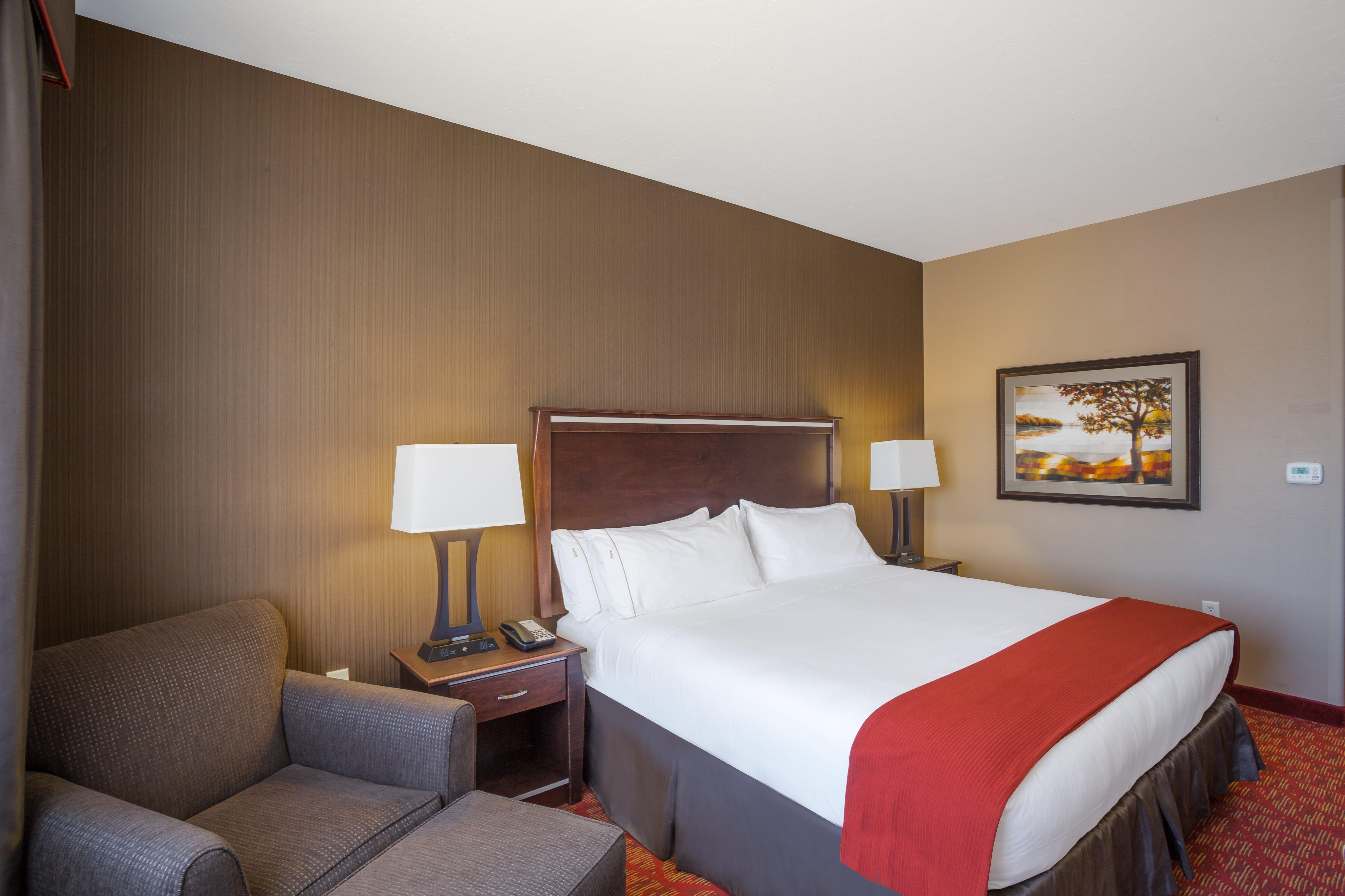 Hotel Express & By Ihg 3*
