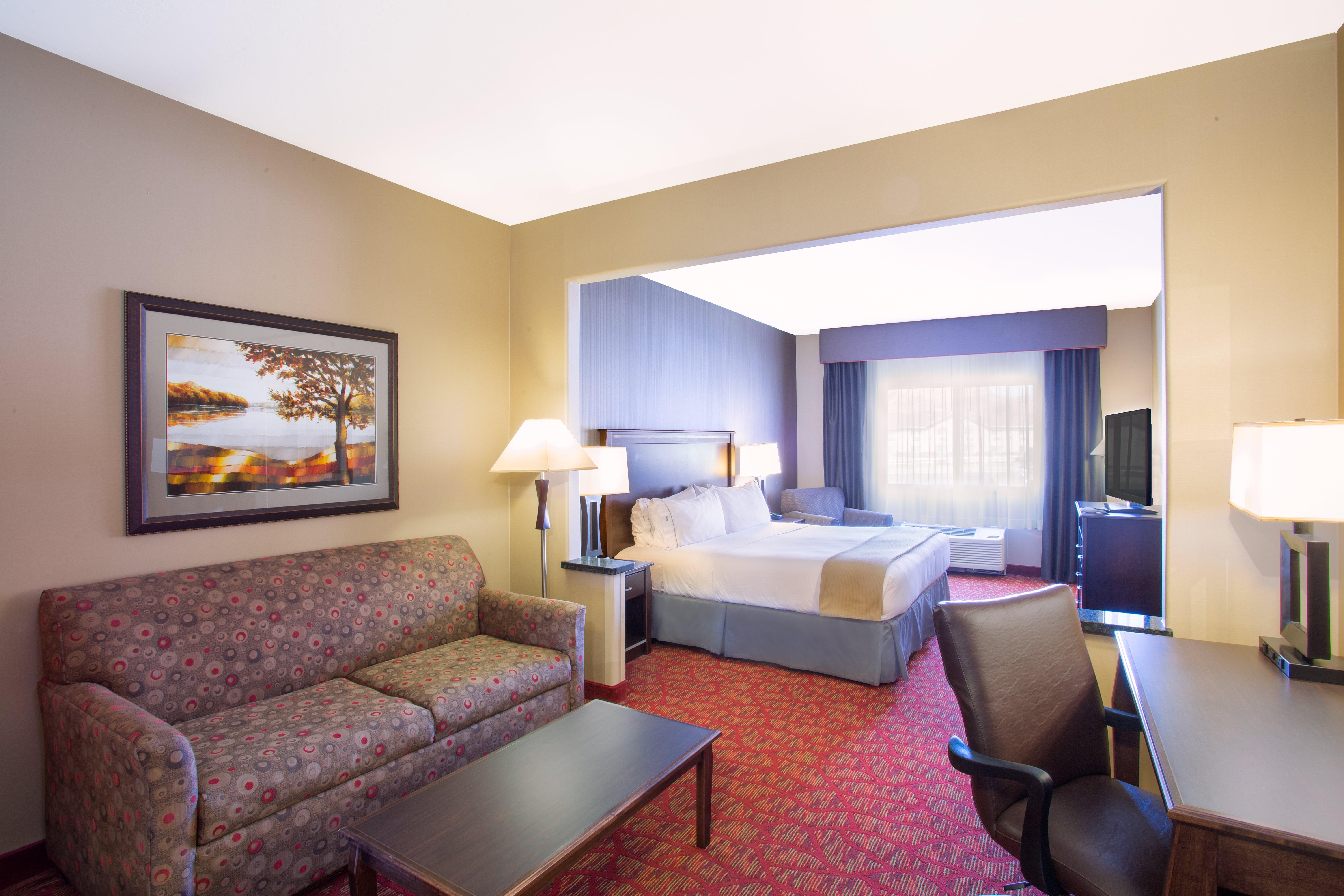 Express & By Ihg Hotel 3*
