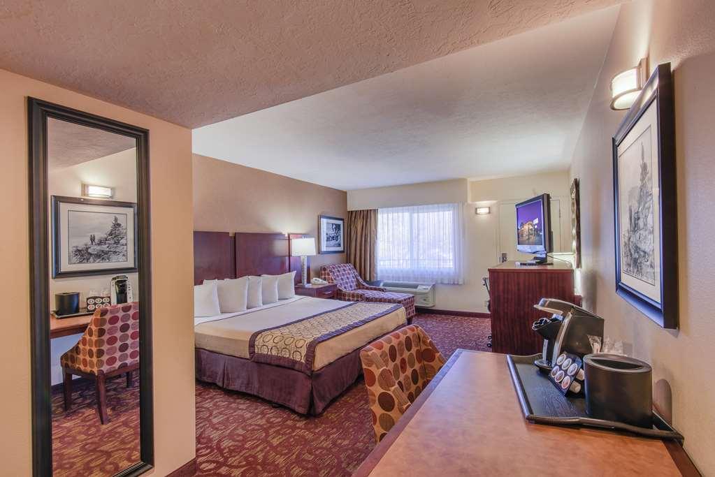 Downtown 3*