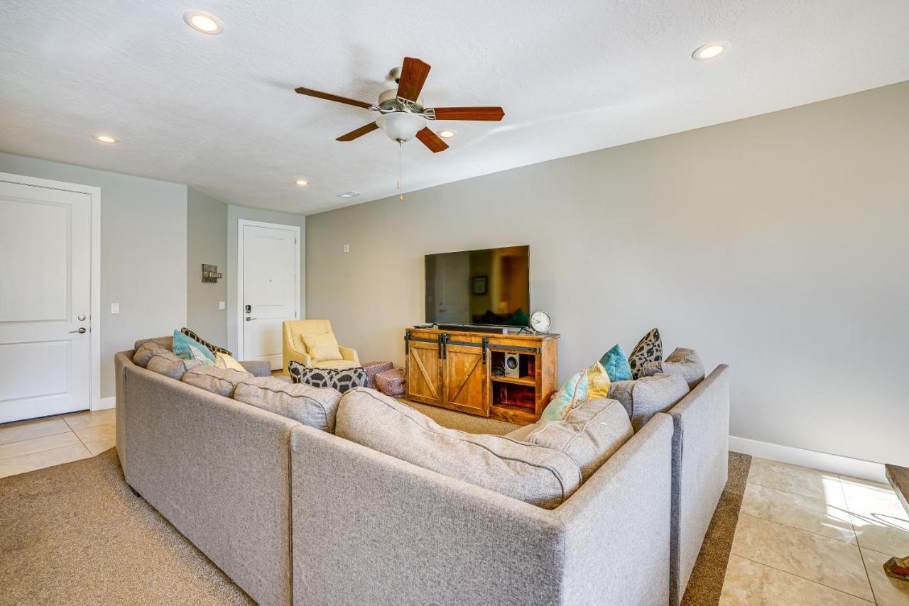 Holiday home Vacation Pool And Hot Tub Access! Moab