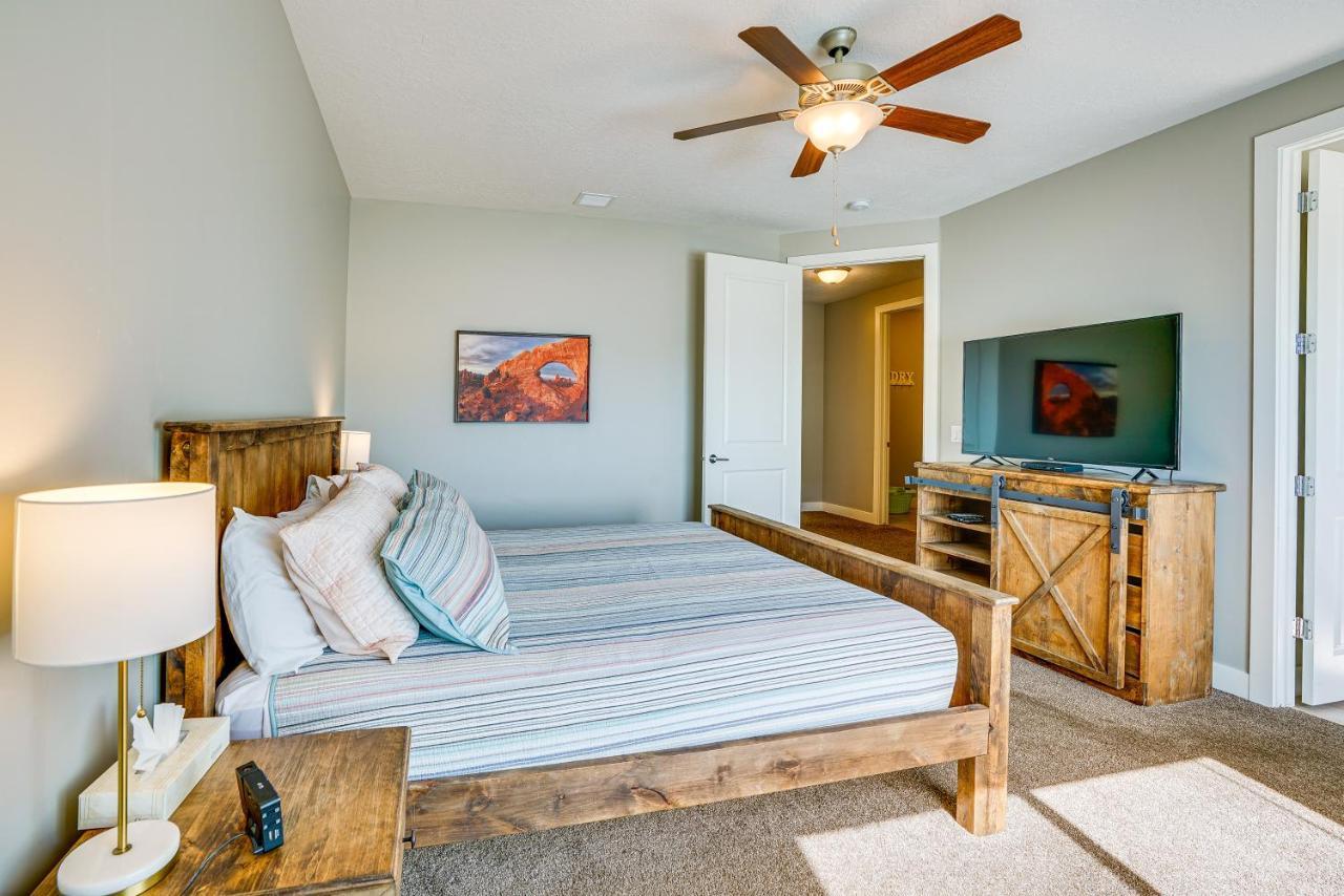 Vacation Pool And Hot Tub Access! *