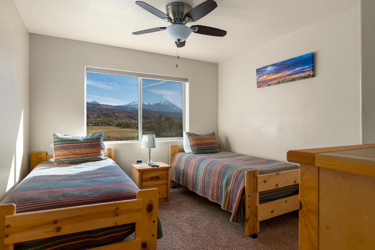 Rim Village Vista Unit 6 A8 *