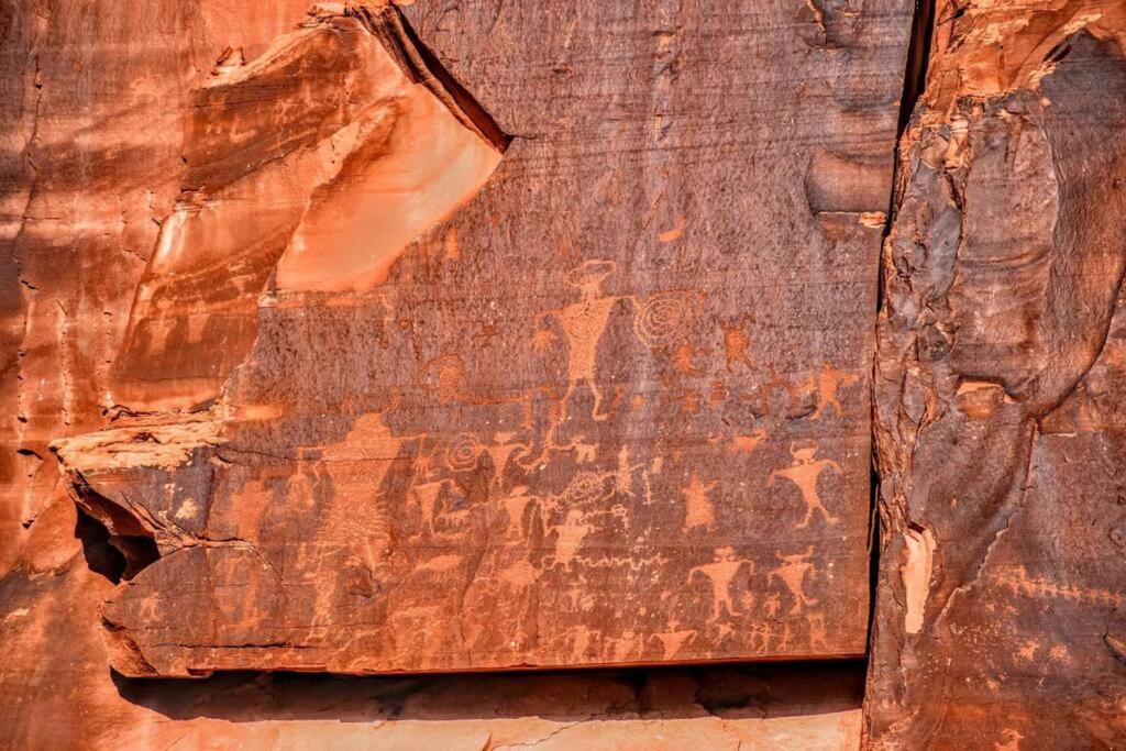 2g New Redcliff Condo, Pool & Hot Tub Apartment Moab