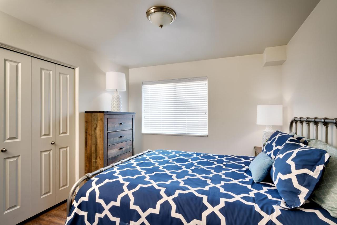 2g New Redcliff Condo, Pool & Hot Tub Apartment
