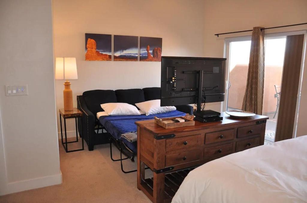 Gorgeous Retreat With Red Rock And La Sal Mountain Views - South Valley *