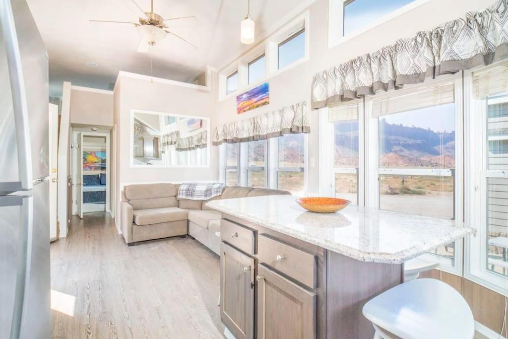 Redrock Tiny House W Large Loft Site 8 Holiday home
