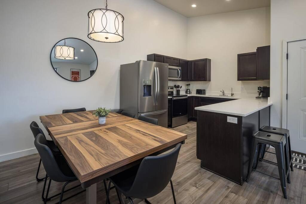 6k Floor Redcliff Condo, Pool & Hot Tub Moab