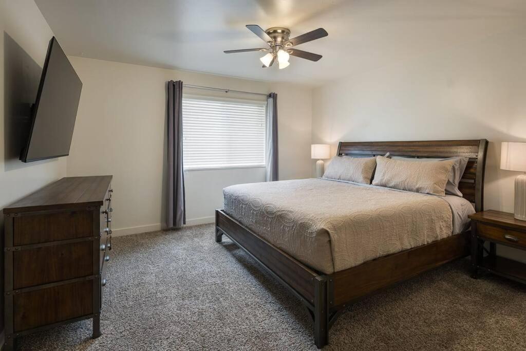 6k Floor Redcliff Condo, Pool & Hot Tub Moab