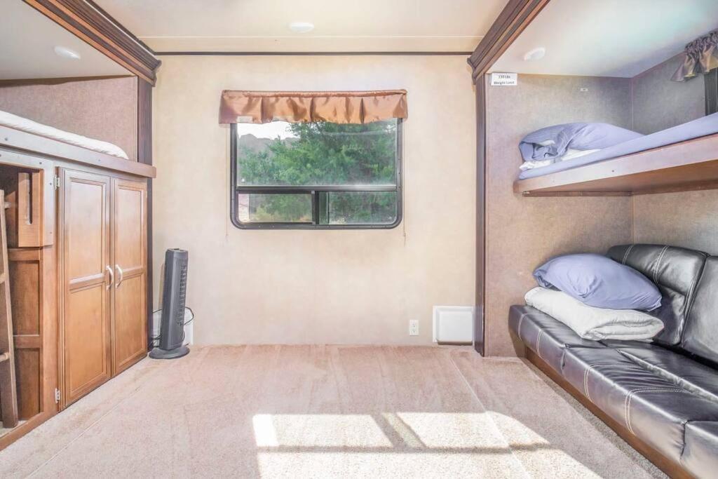 Rv Rv Iv Fully Setup Ok44 Holiday home *