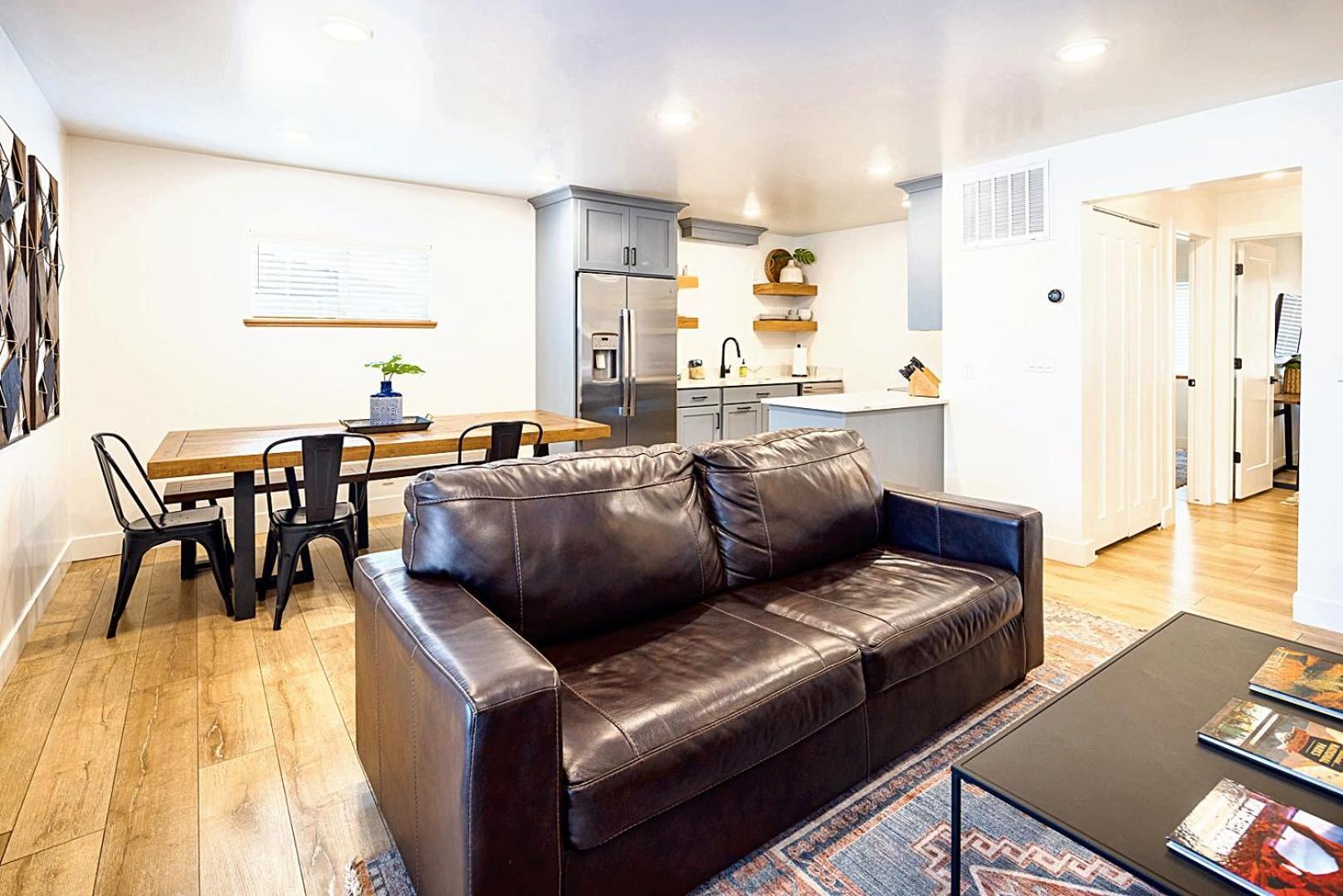 Holiday home Near Downtown Stylish 2br With Amazing Patio #1