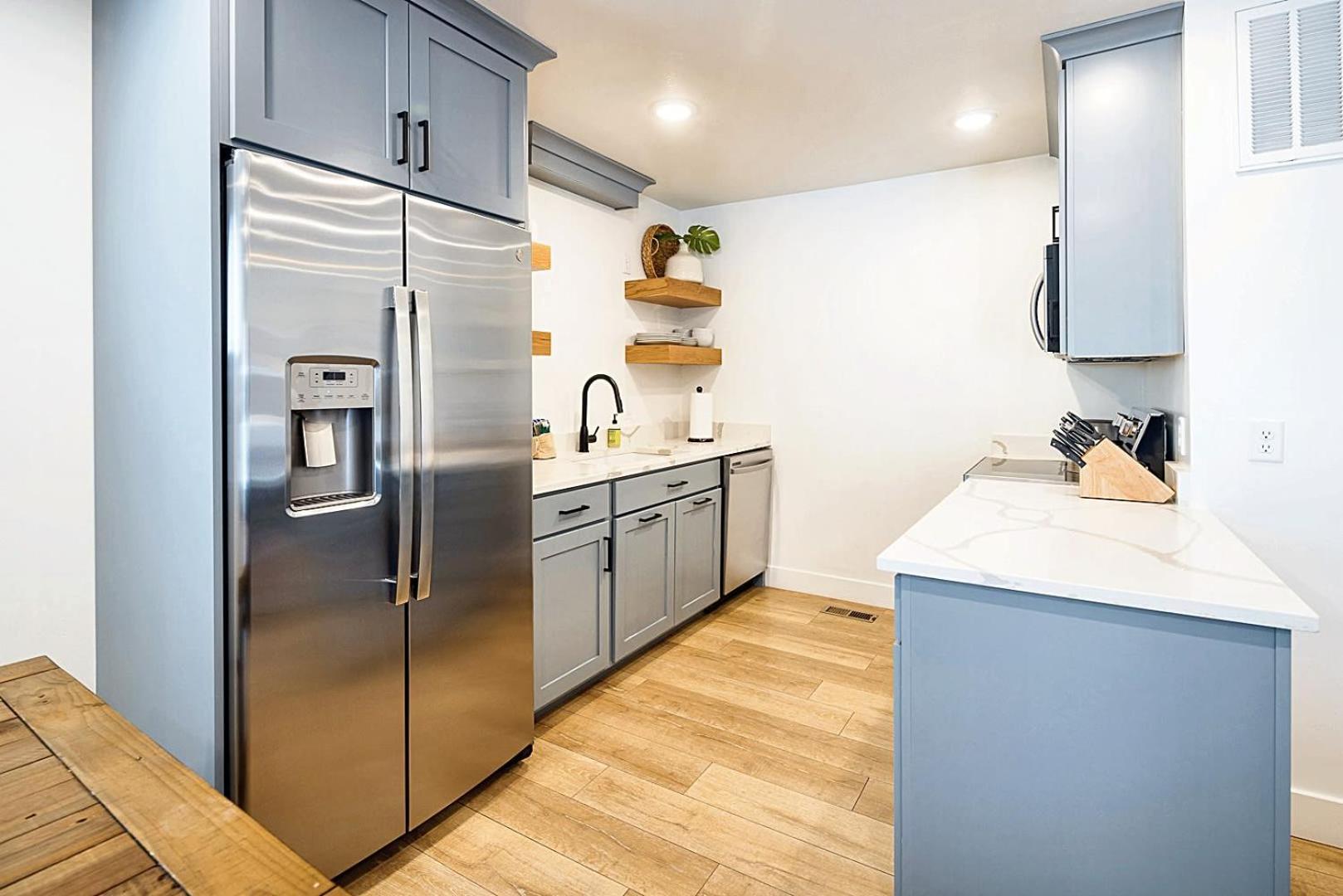 Near Downtown Stylish 2br With Amazing Patio #1 *