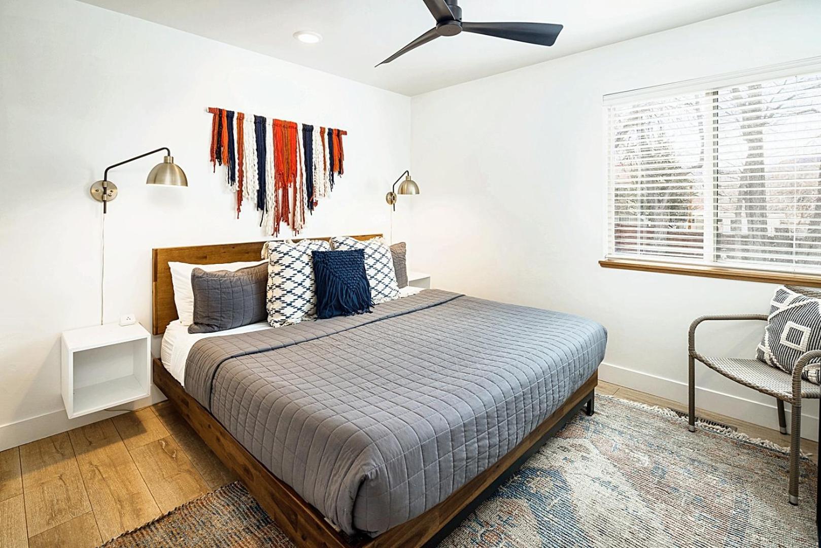 Near Downtown Stylish 2br With Amazing Patio #1 *