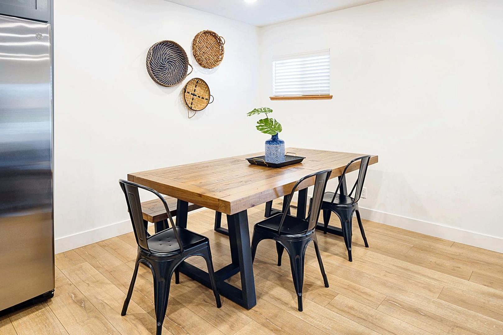 Near Downtown Stylish 2br With Amazing Patio - 3