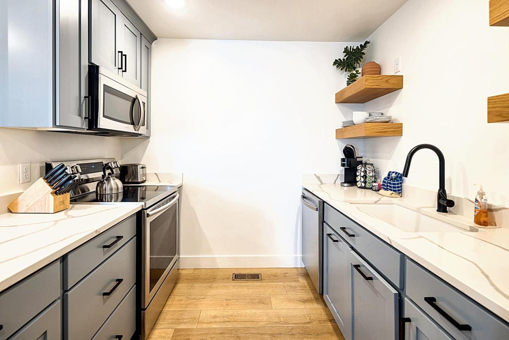 Holiday home Near Downtown Stylish 2br With Amazing Patio - 3 *
