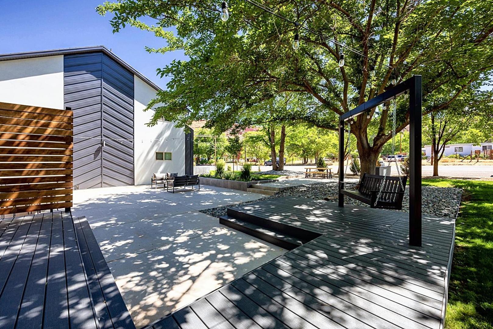 Near Downtown Stylish 2br With Amazing Patio - 3 Holiday home