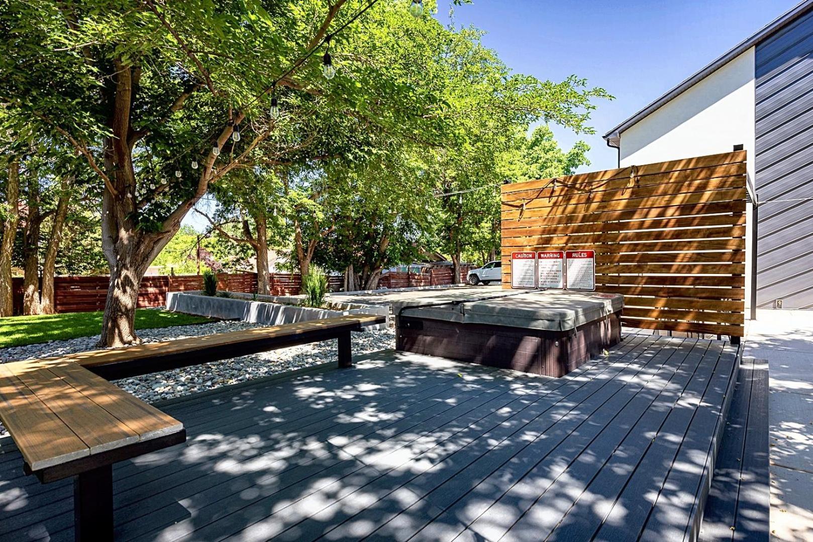 Near Downtown Stylish 2br With Amazing Patio - 3 Holiday home