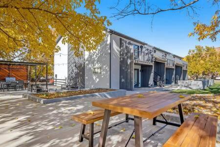 Near Downtown Stylish 2br With Amazing Patio - 6 Moab