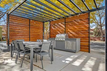 Near Downtown Stylish 2br With Amazing Patio - 6 * Moab