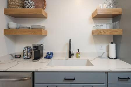 Near Downtown Stylish 2br With Amazing Patio - 6 Holiday home Moab