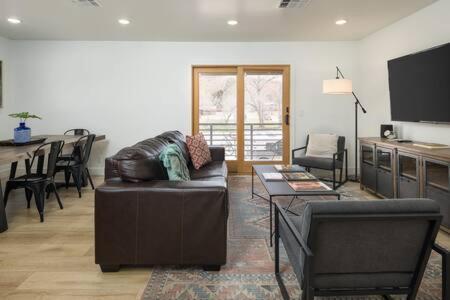 Near Downtown Stylish 2br With Amazing Patio - 6 * Moab