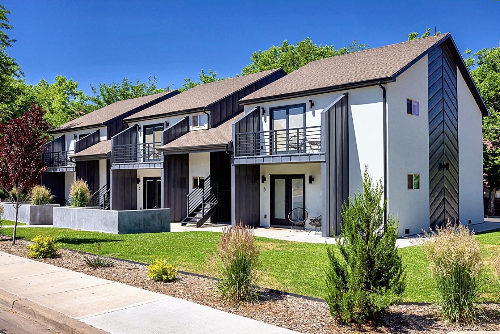 Near Downtown Stylish 2br With Amazing Patio - 5