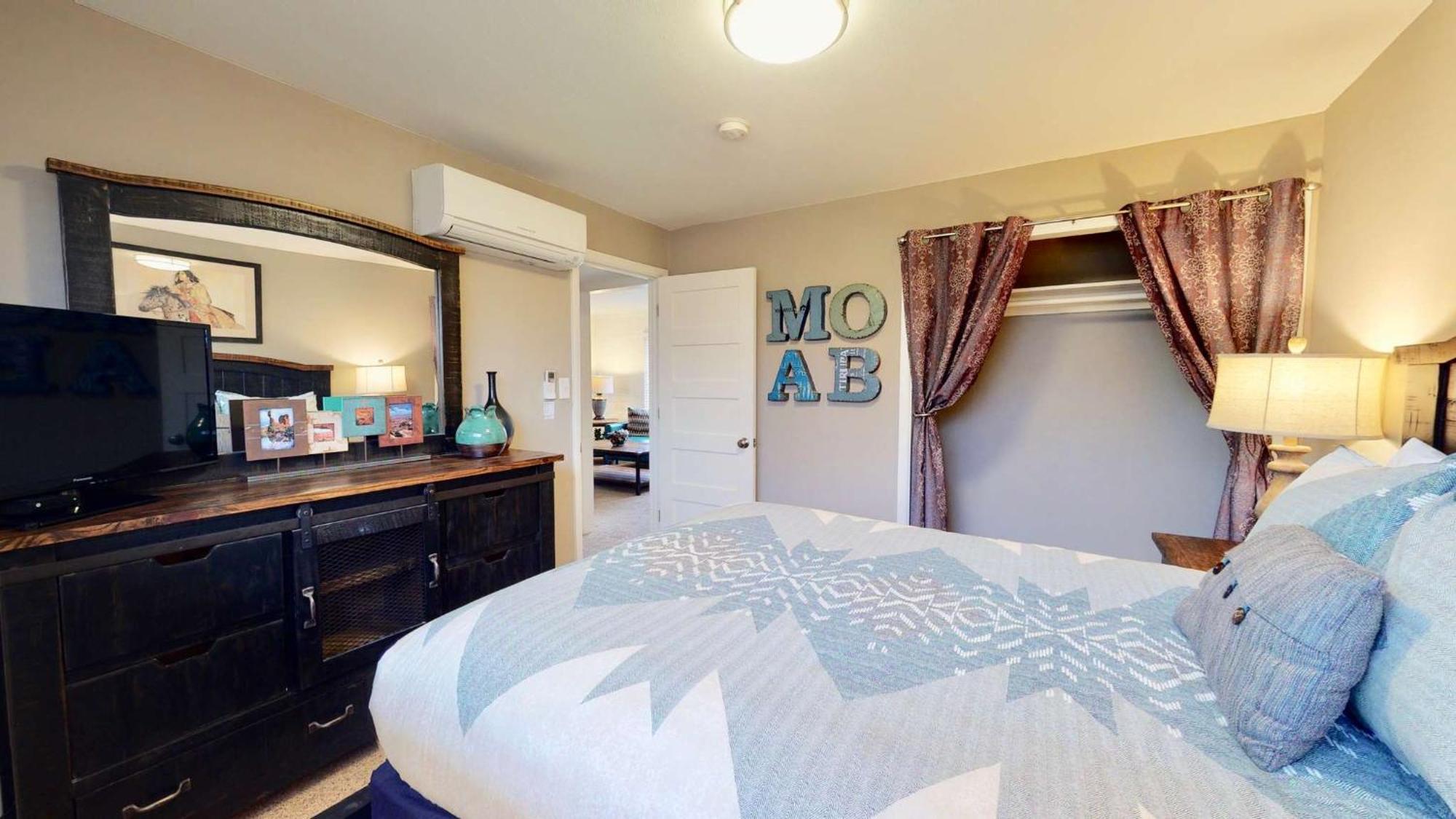 Downtown Cozy Base - Purple Sage 8 Holiday home
