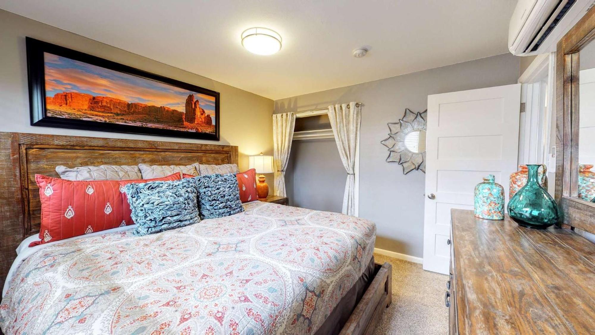 Downtown Cozy Base - Purple Sage 7 Holiday home