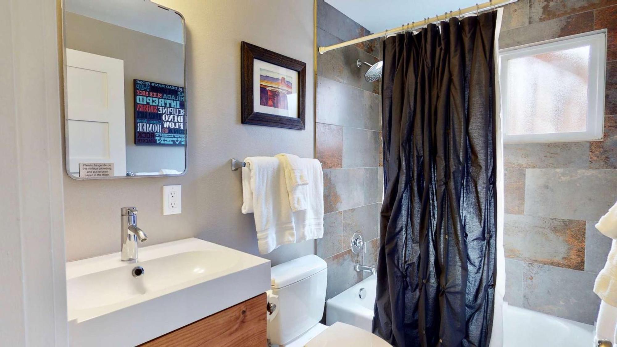 Downtown Cozy Base - Purple Sage 5 Holiday home *