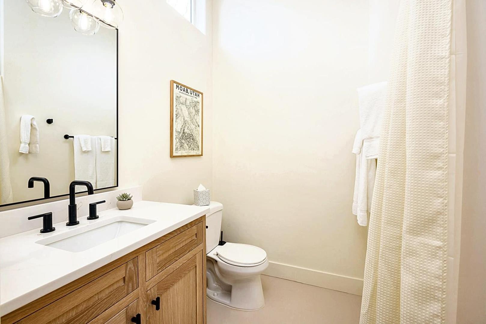 Downtown Kokopelli West 5 - Newly Remodeled Stylish Holiday home *