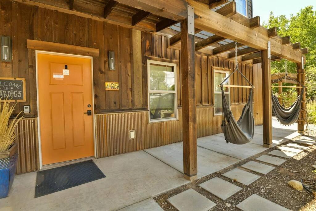 Digs #2 - Your Downtown Basecamp! Moab