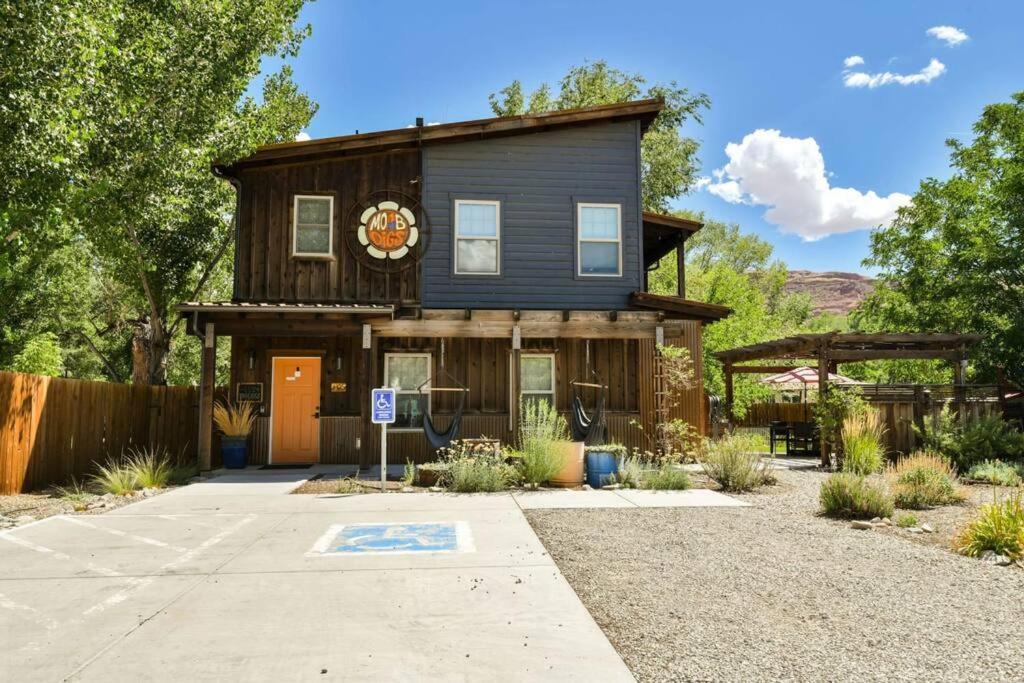 Apartment Digs #2 - Your Downtown Basecamp! *