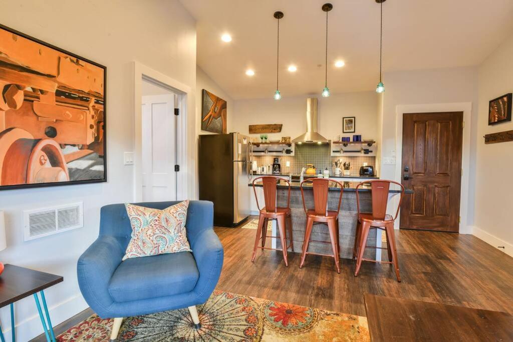 Digs - Your Downtown Basecamp!