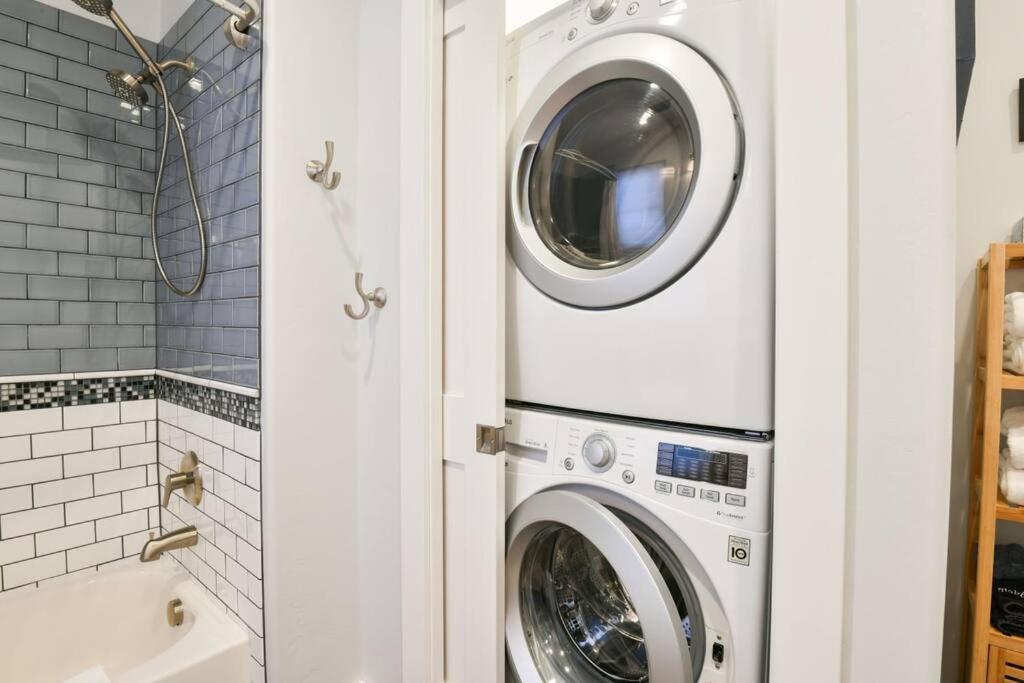 Digs - Your Downtown Basecamp! Apartment