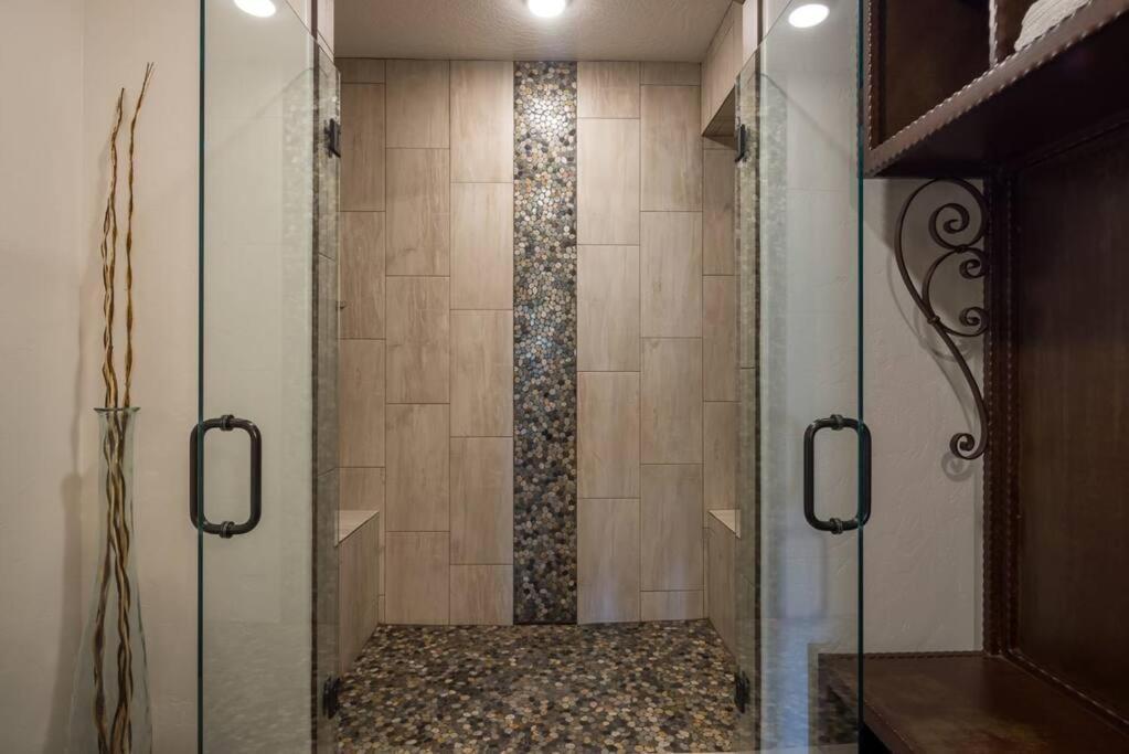 Luxury Downtown Apartment