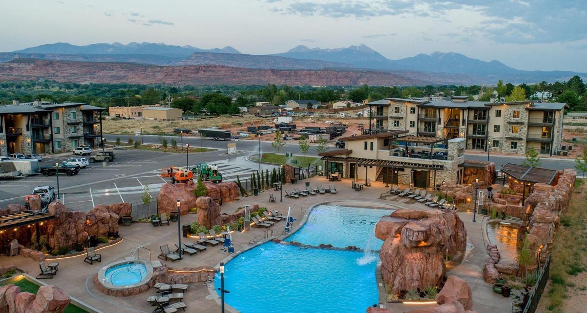 Sage Creek E3 In With Private Hot Tub And Community Pool Holiday home
