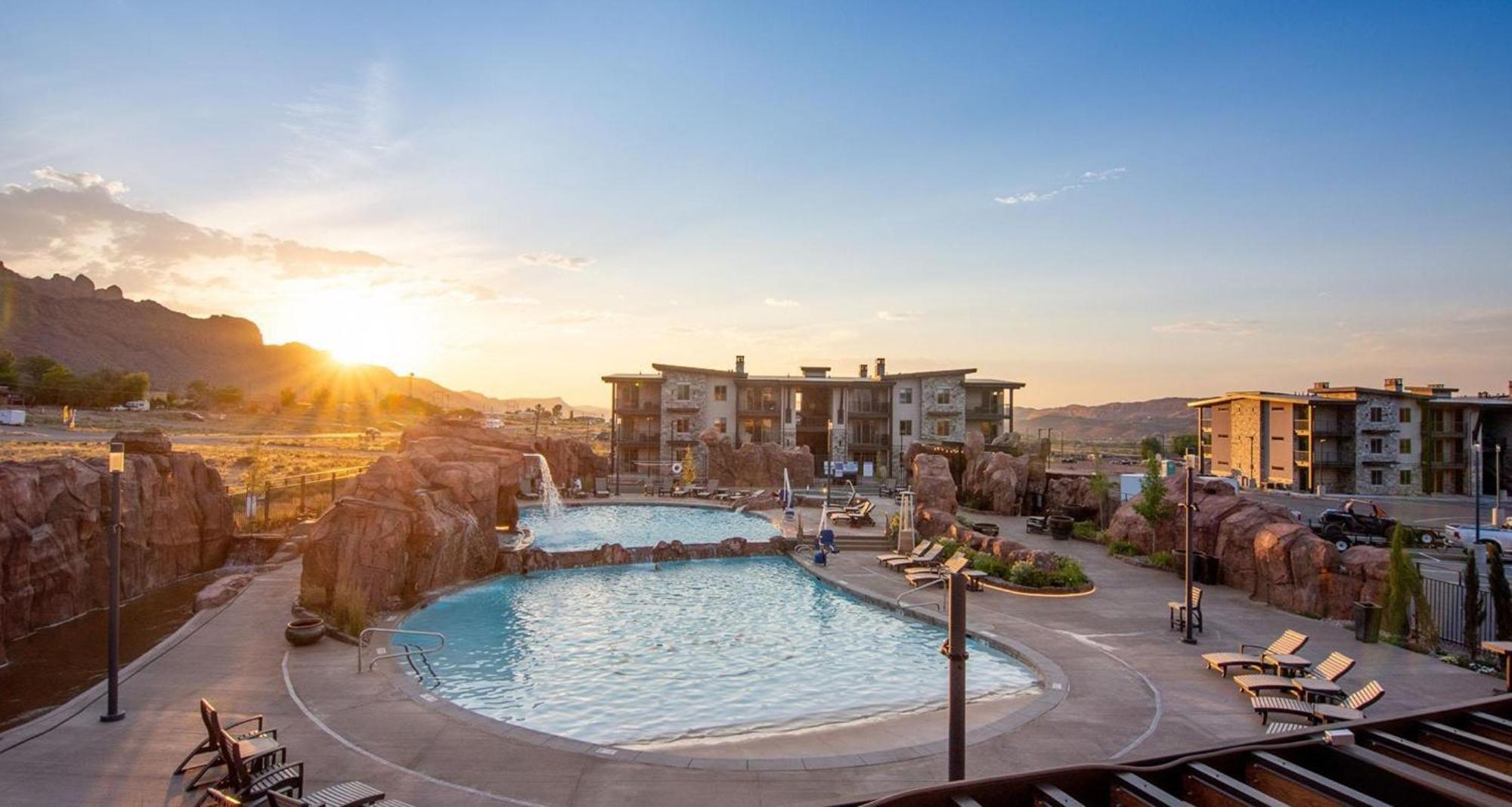 Sage Creek E1 In With Scenic Community Pool *