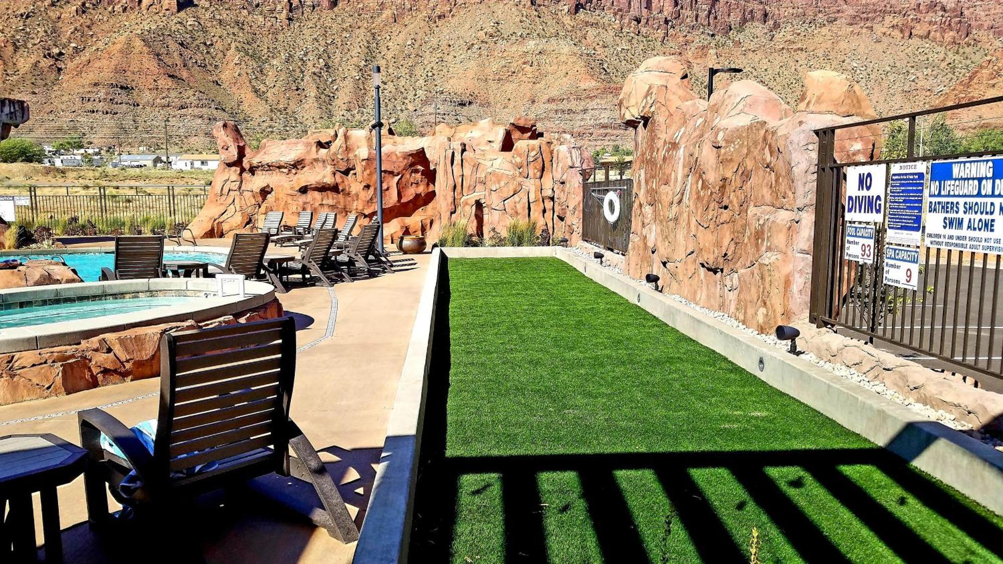 Sage Creek E1 In With Scenic Community Pool Holiday home Moab