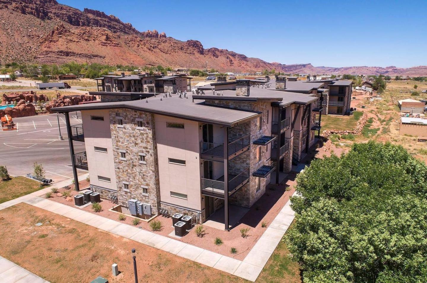 Sage Creek E1 In With Scenic Community Pool * Moab
