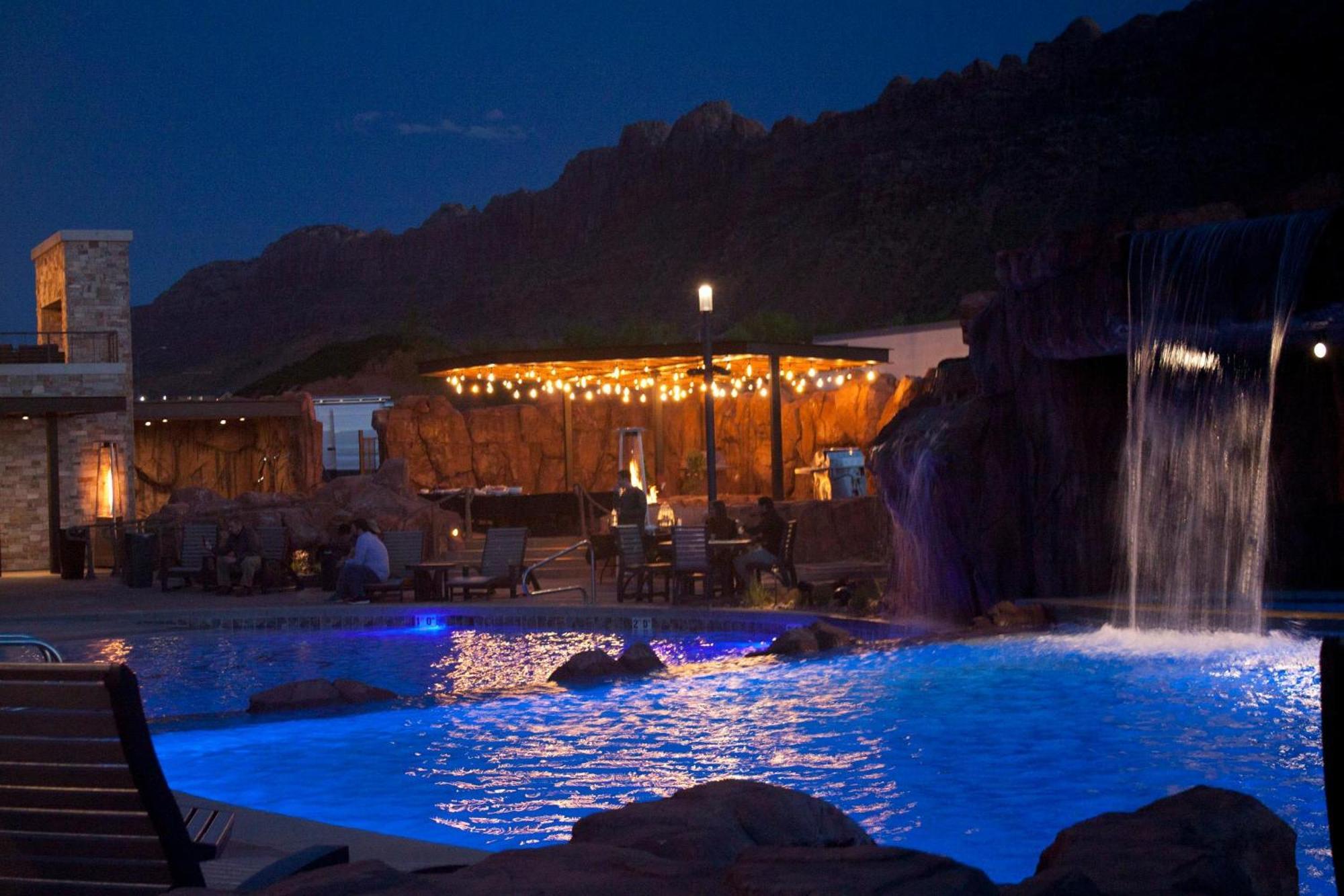 Sage Creek E1 In With Scenic Community Pool Moab