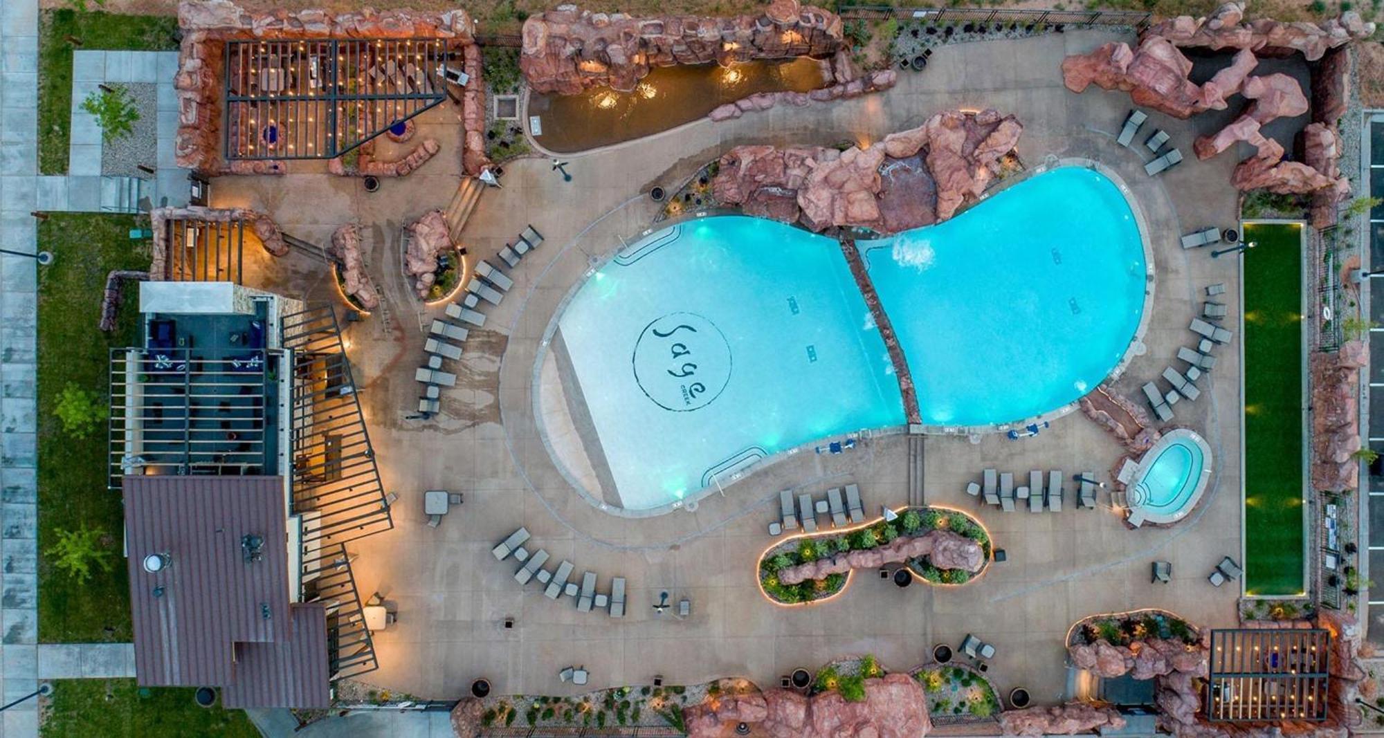 Sage Creek E1 In With Scenic Community Pool Moab