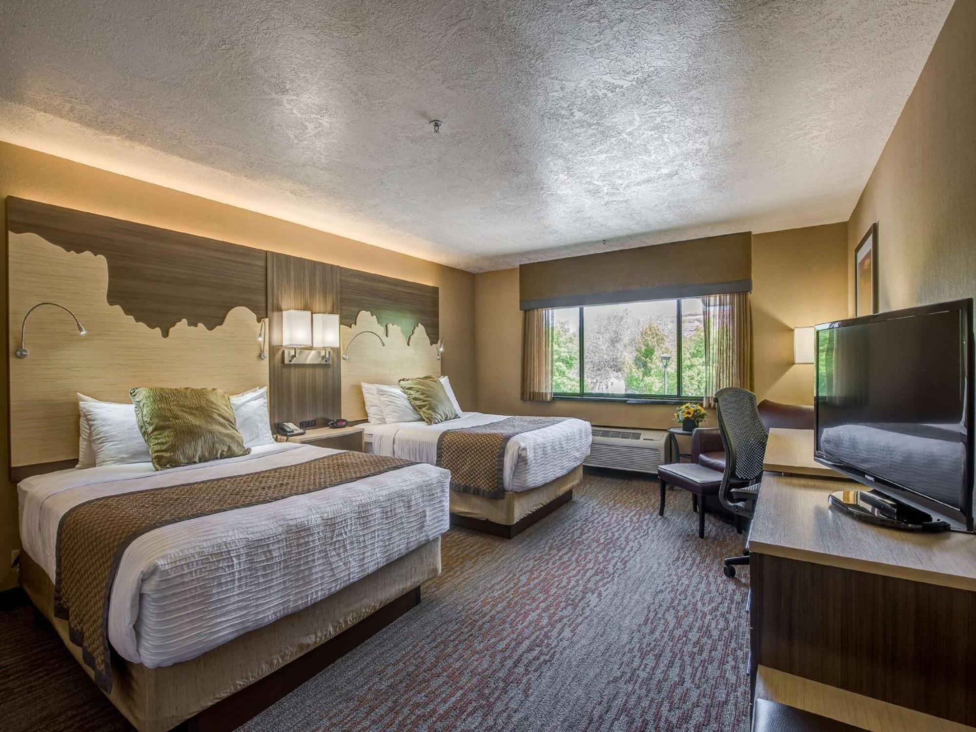 Western Canyonlands Hotel 3*