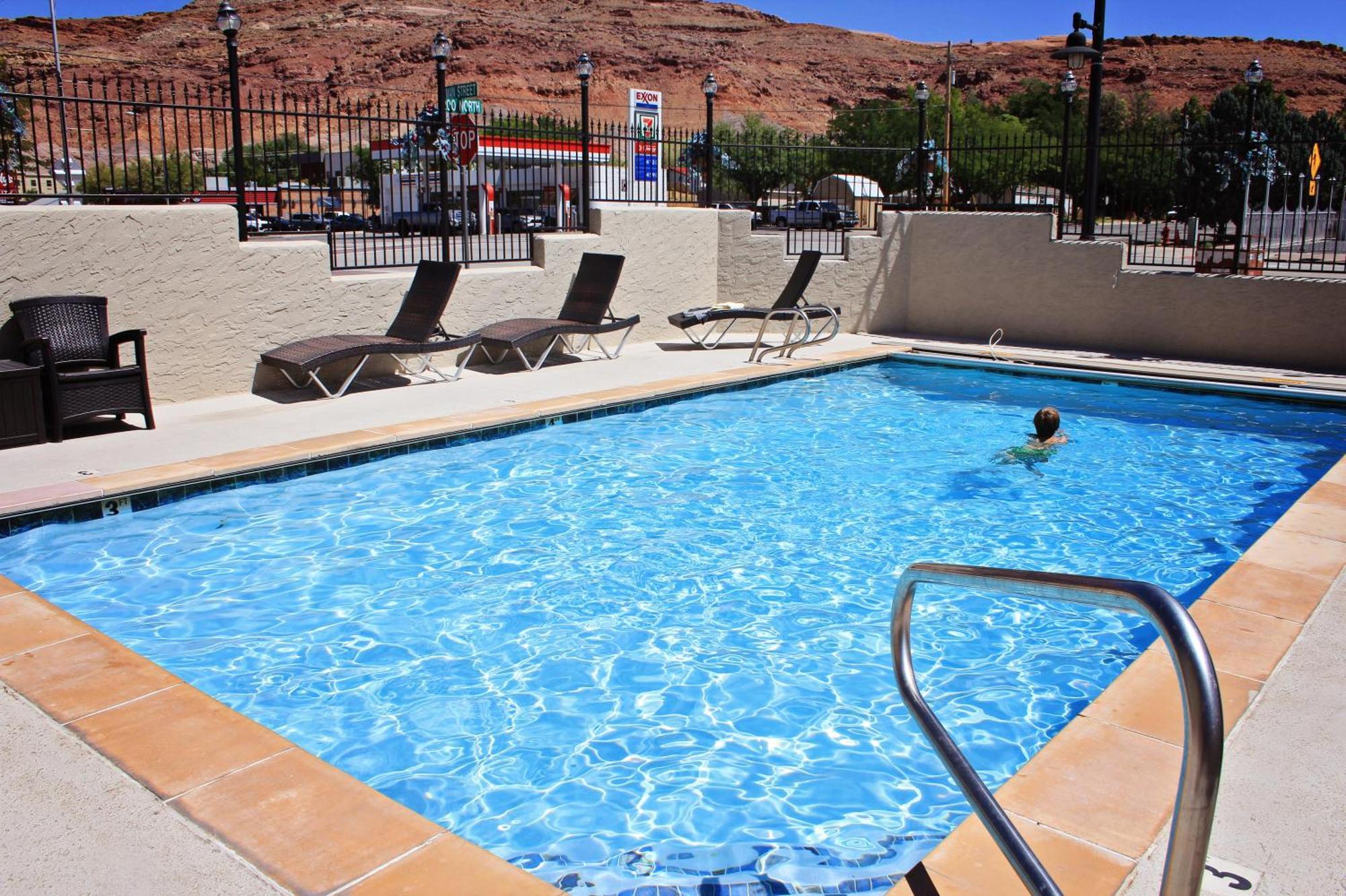 Bowen Motel 2*
