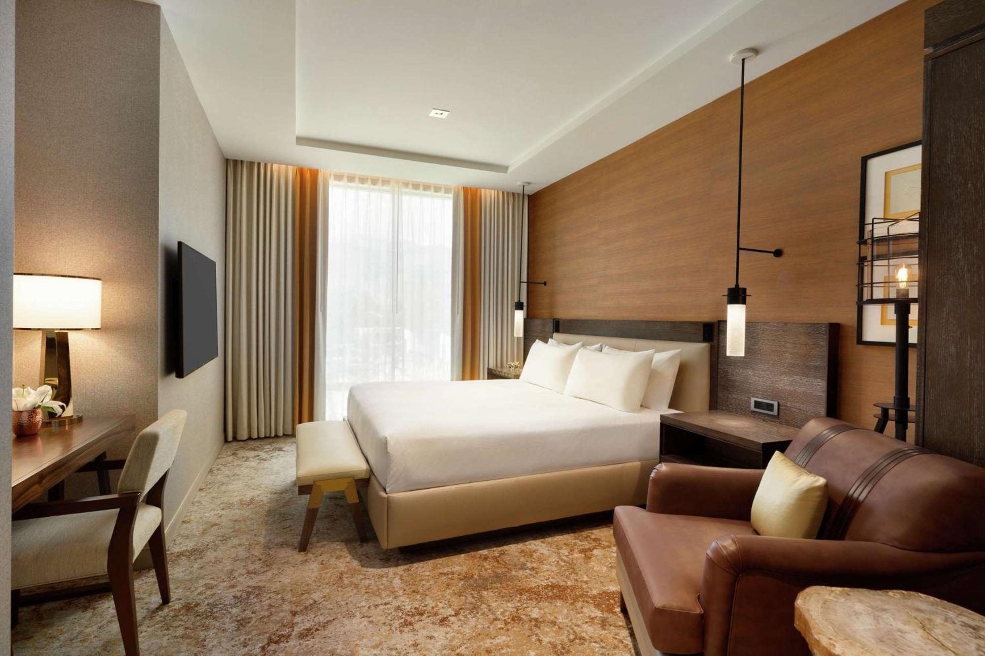 Hoodoo Moab, Curio Collection By Hilton 4*