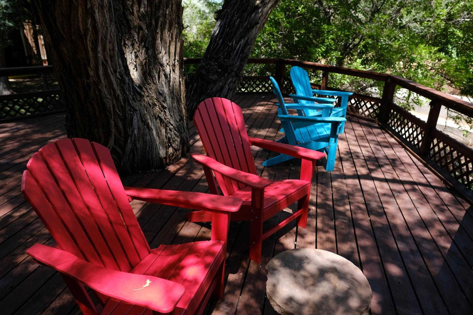 Creekside Cowa-bungalow!